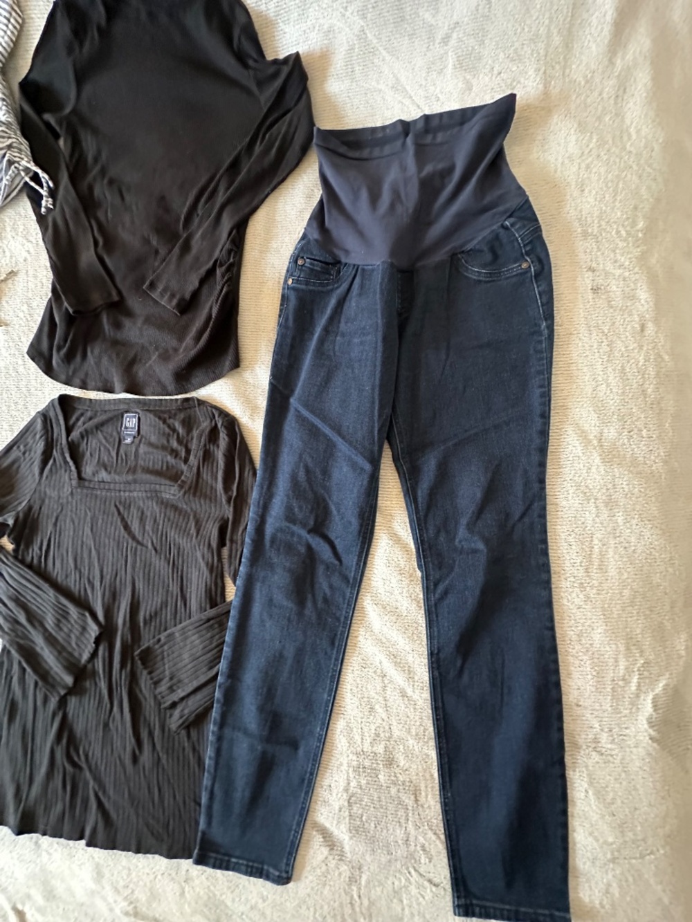Medium maternity clothes bundle - Picture 6 of 9